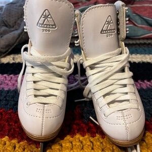 Jackson 200 mark 1 youth skates